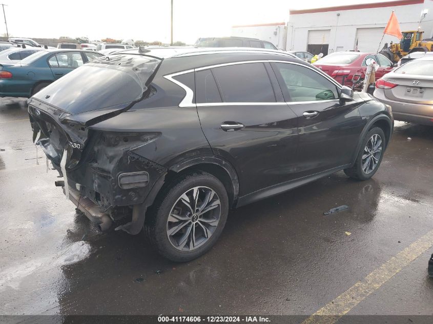 VIN SJKCH5CR8JA044432 2018 INFINITI QX30 no.4