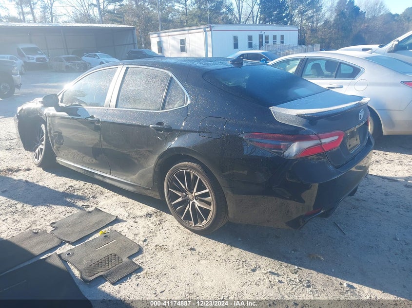 2021 TOYOTA CAMRY VIN: 4T1G11AK2MU557813
