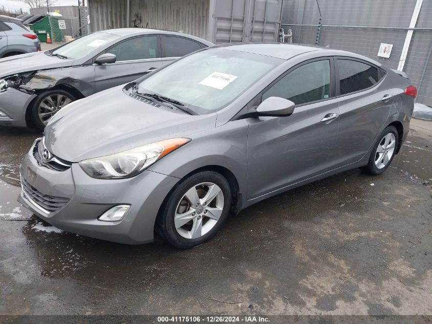 VIN 5NPDH4AE5DH417618 2013 Hyundai Elantra, Gls no.2