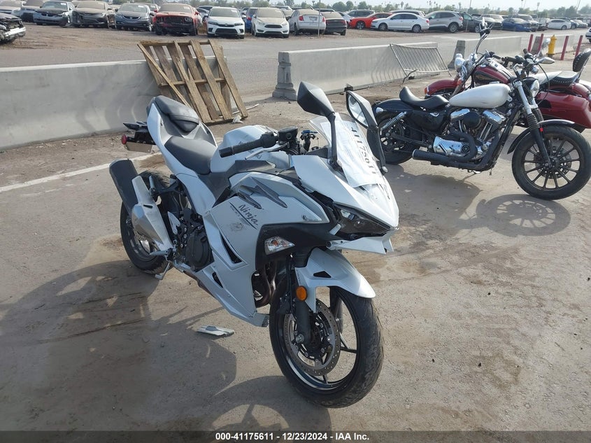 2024 KAWASAKI EX500 - ML5EXGG16RDA25271