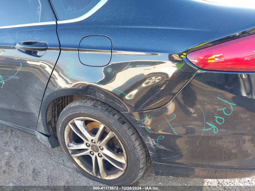 2018 FORD FUSION VIN: 3FA6P0H72JR125581