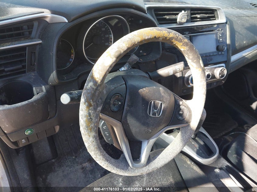 2015 HONDA FIT VIN: 3HGGK5H52FM760590