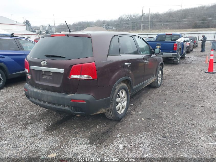 VIN 5XYKTCA64DG353443 2013 KIA Sorento, LX no.4