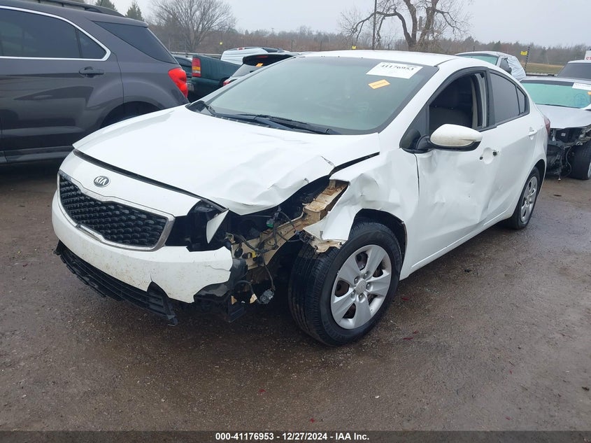 2018 KIA FORTE VIN: 3KPFK4A74JE175769