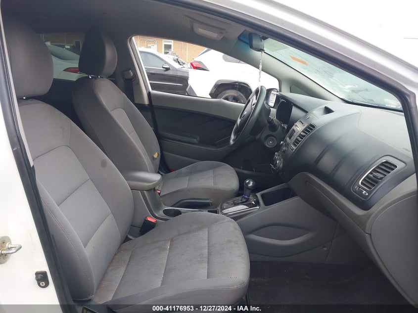 2018 KIA FORTE VIN: 3KPFK4A74JE175769