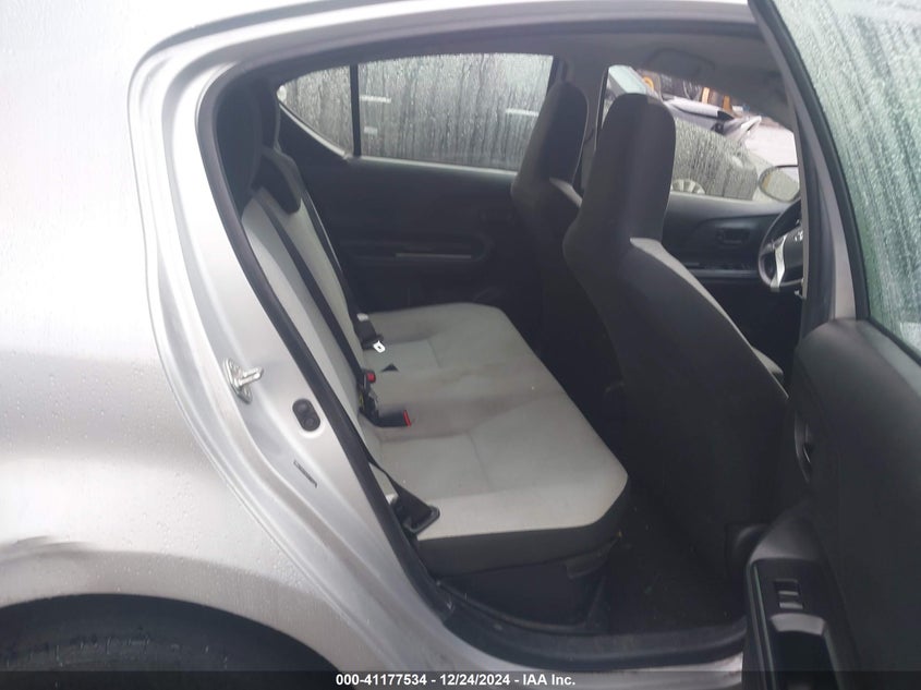 2015 TOYOTA PRIUS C VIN: JTDKDTB39F1101482