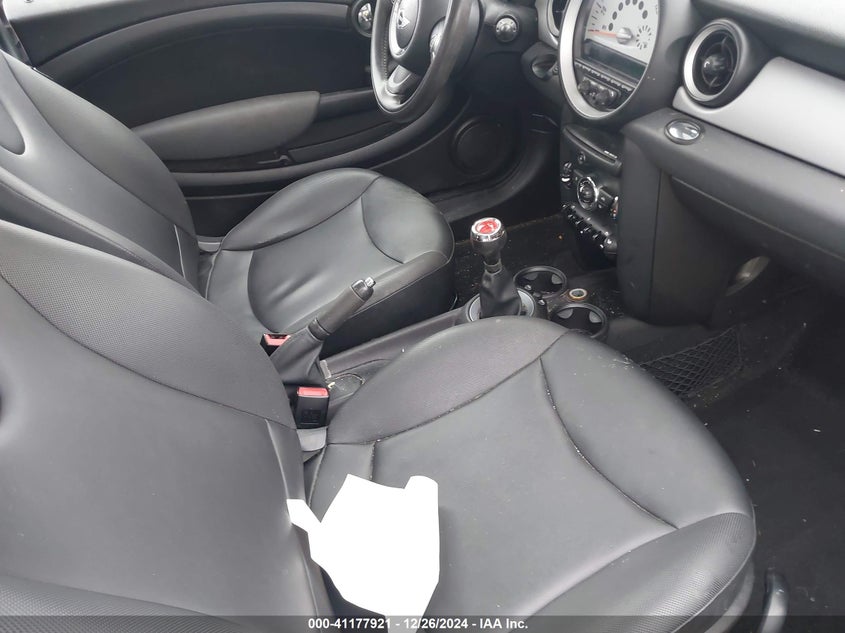 2012 MINI COOPER VIN: WMWSU3C56CT184687