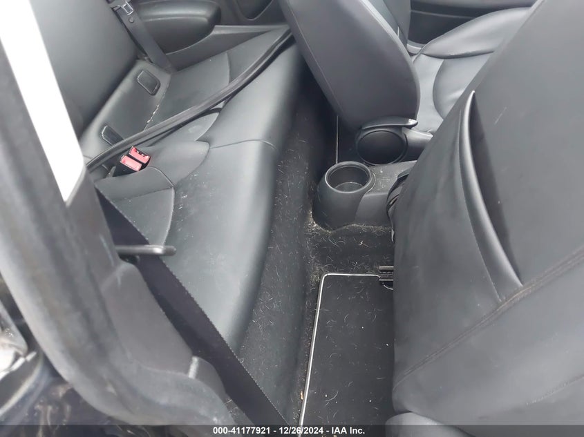 2012 MINI COOPER VIN: WMWSU3C56CT184687