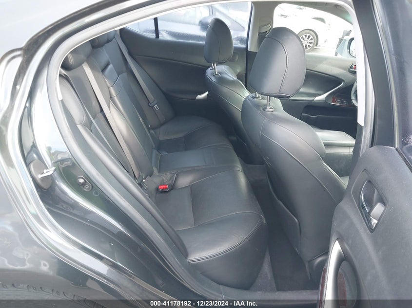 2006 LEXUS IS 350 VIN: JTHBE262465011477
