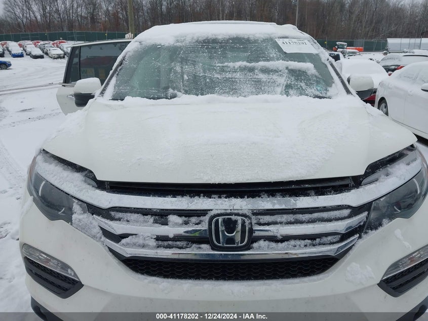 2018 HONDA PILOT VIN: 5FNYF6H92JB053566
