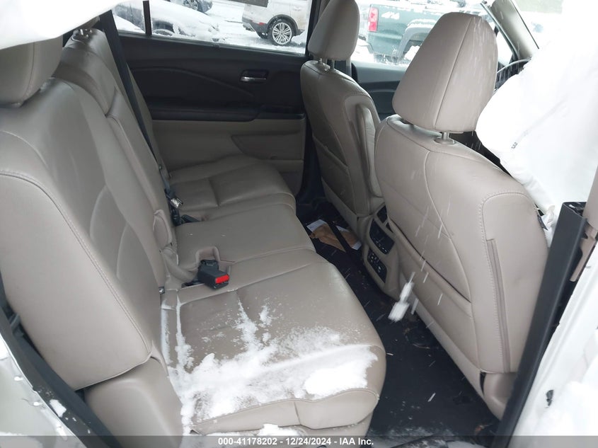2018 HONDA PILOT VIN: 5FNYF6H92JB053566
