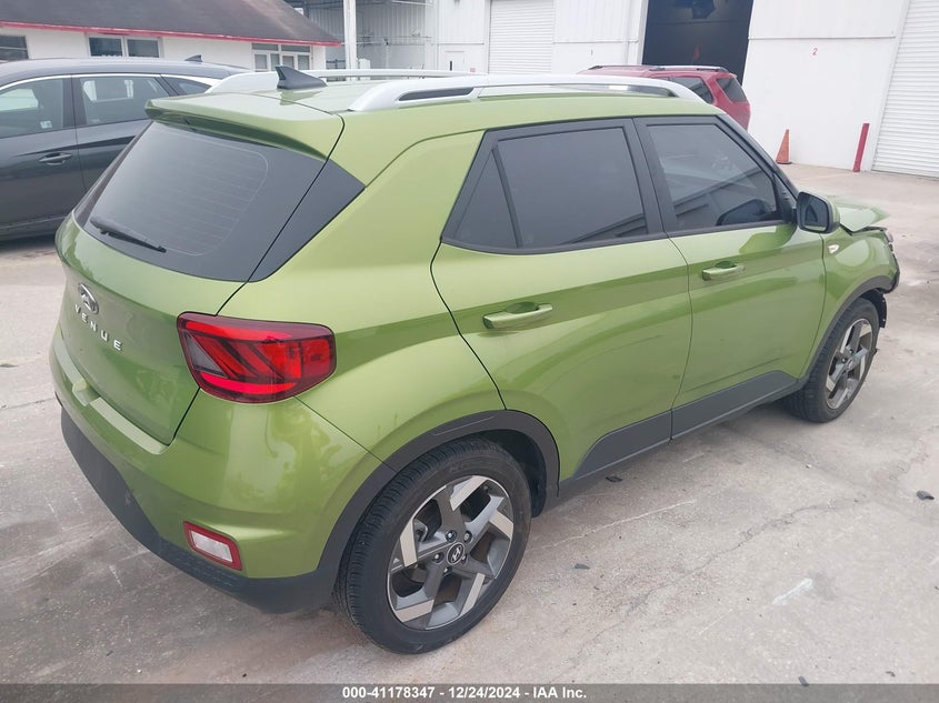 2022 HYUNDAI VENUE VIN: KMHRC8A37NU171572