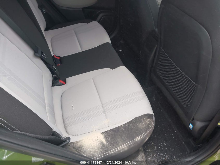 2022 HYUNDAI VENUE VIN: KMHRC8A37NU171572