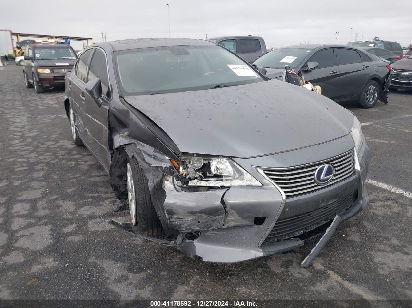 2015 Lexus ES300h