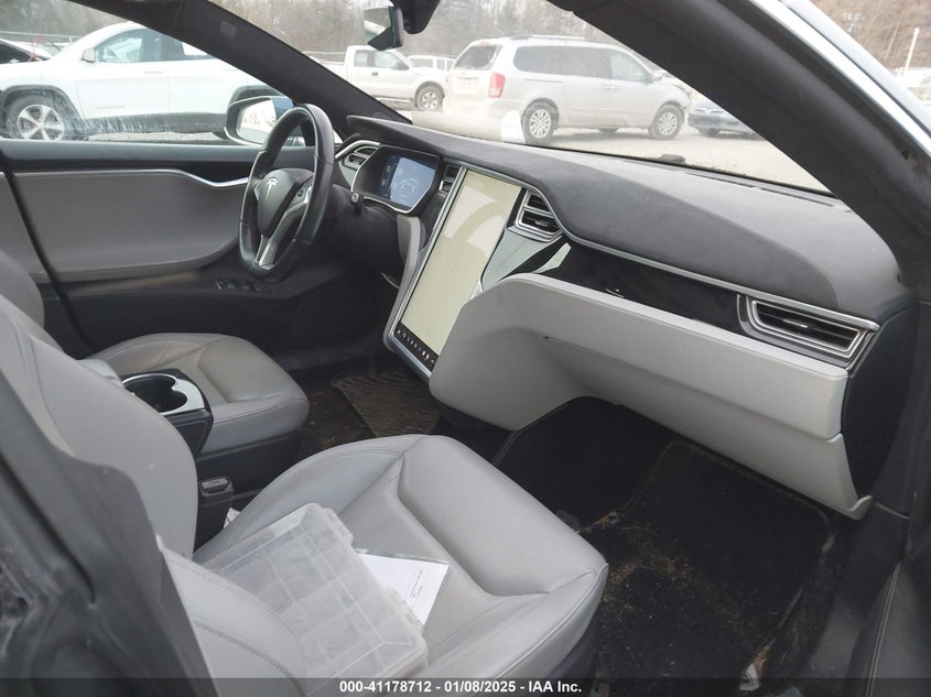 2016 TESLA MODEL S VIN: 5YJSA1E26GF122380