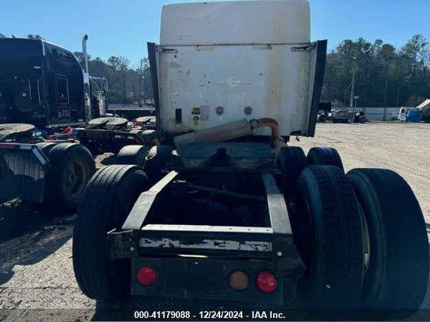 2007 International 9400 9400I VIN: 2HSCNAPR67C310611 Lot: 41179088