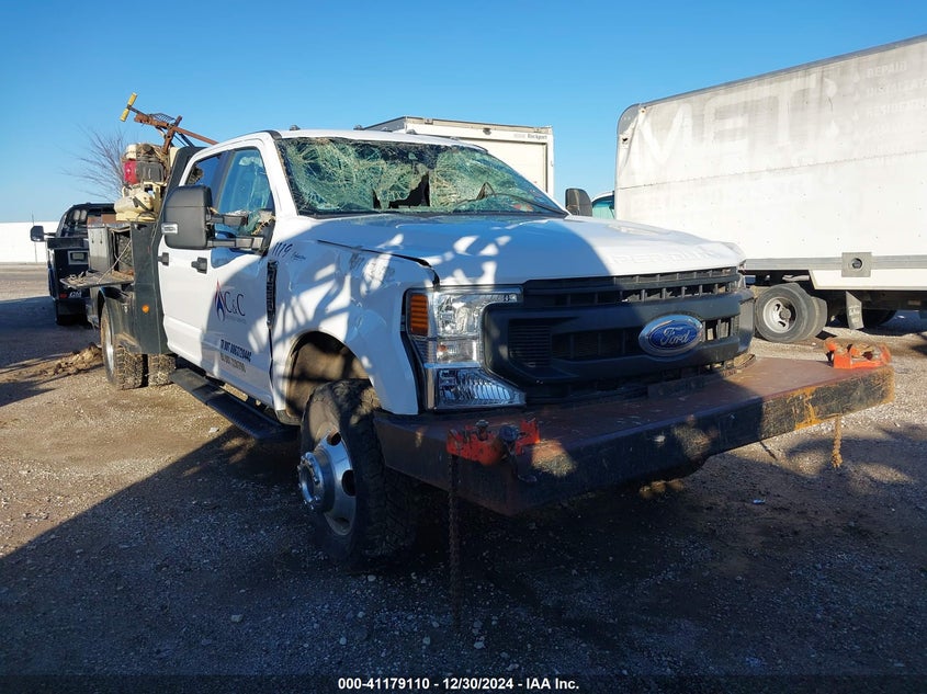2022 FORD F-350 CHASSIS XL