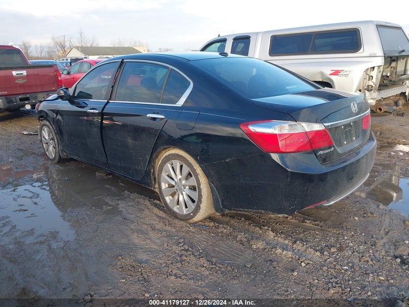 2013 HONDA ACCORD VIN: 1HGCR2F83DA071058