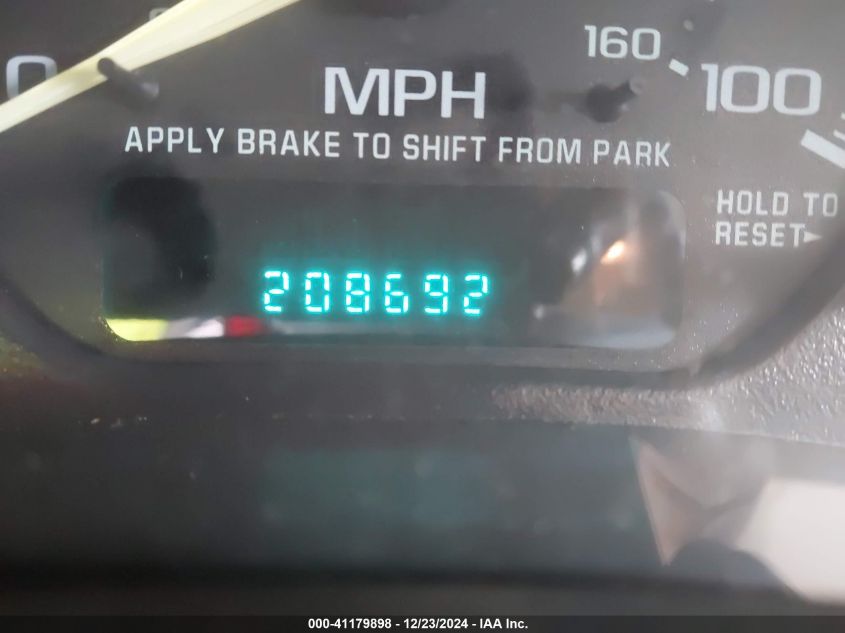 2002 Chevrolet Tahoe Ls VIN: 1GNEC13V92R157168 Lot: 41179898