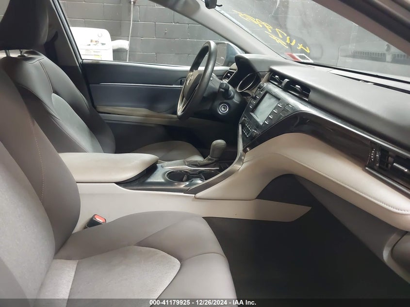 2019 TOYOTA CAMRY VIN: 4T1B11HK4KU856197