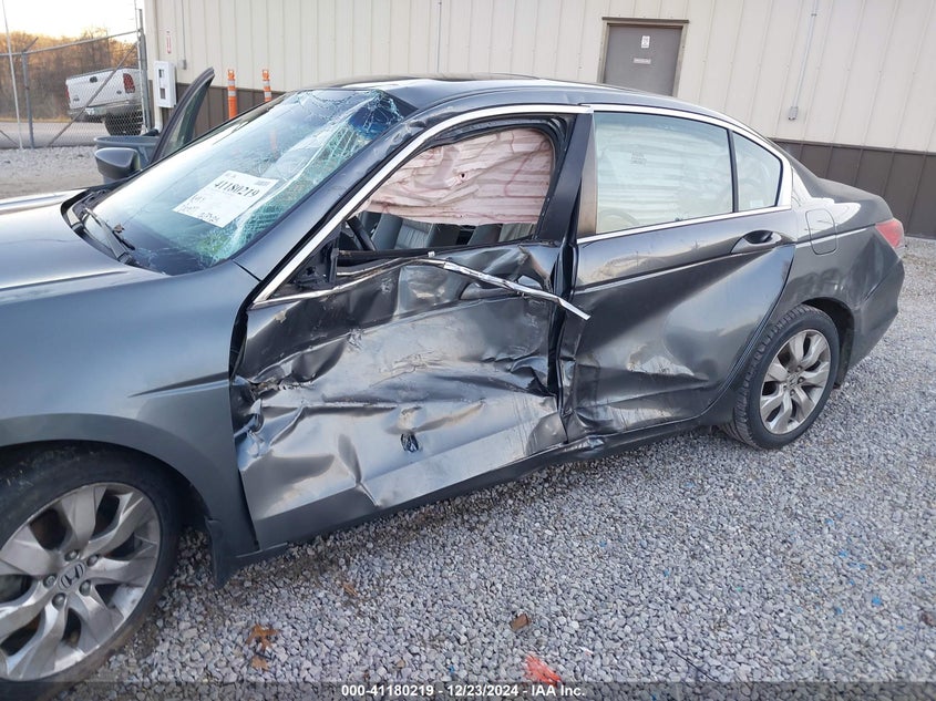 2009 HONDA ACCORD VIN: 1HGCP26899A079260