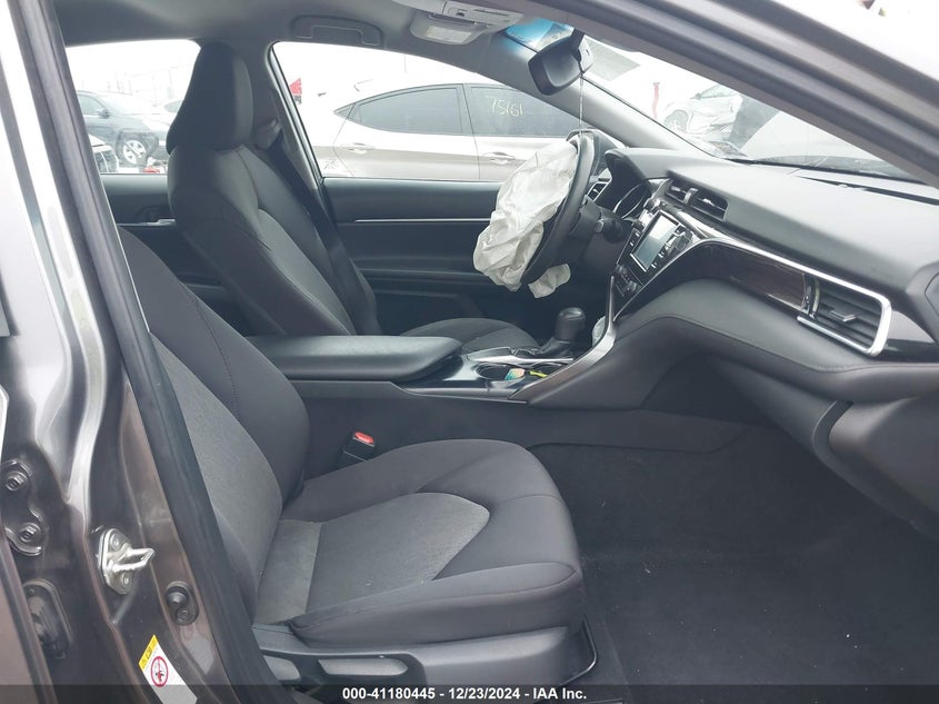 2018 TOYOTA CAMRY VIN: 4T1B11HK4JU092589