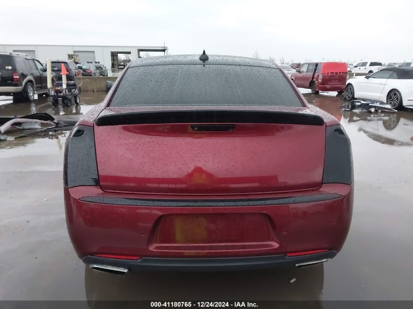 VIN 2C3CCAGG8JH165468 2018 Chrysler 300, 300S Awd no.17