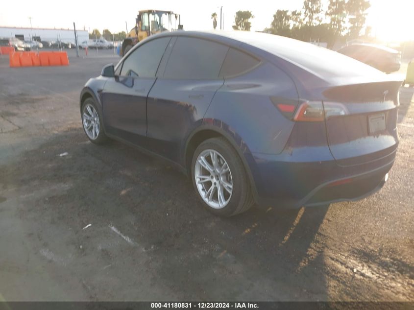 VIN 7SAYGDEE3PA116752 2023 Tesla Model Y, Awd/Long... no.3