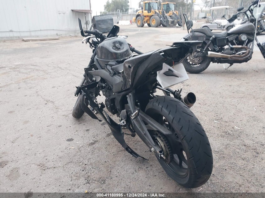 VIN MH3RH18Y5MK007053 2021 YAMAHA YZFR3 A