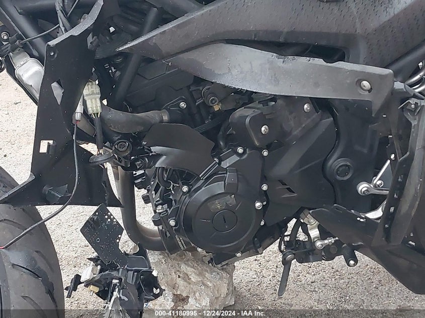 VIN MH3RH18Y5MK007053 2021 YAMAHA YZFR3 A