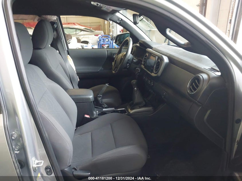 VIN 5TFCZ5AN8KX205263 2019 TOYOTA TACOMA TRD OFF ROAD