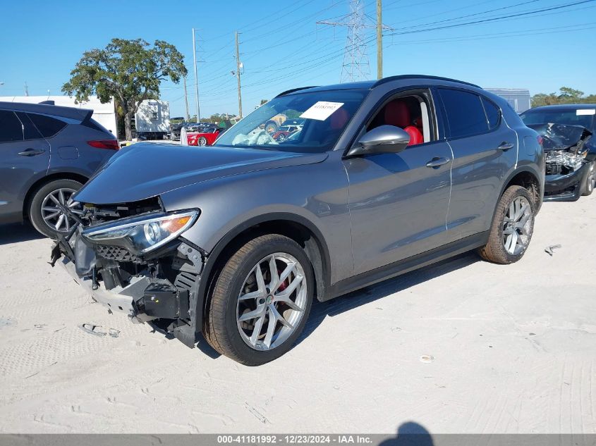 VIN ZASFAKPN6J7B77849 2018 ALFA ROMEO STELVIO no.2