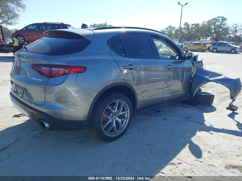 VIN ZASFAKPN6J7B77849 2018 ALFA ROMEO STELVIO no.4