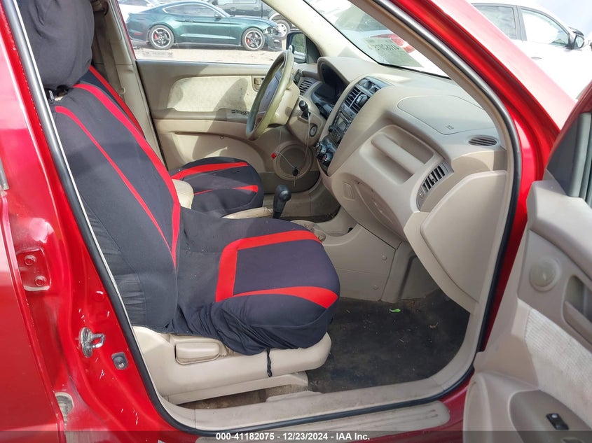 2007 KIA SPORTAGE VIN: KNDJF724877450024