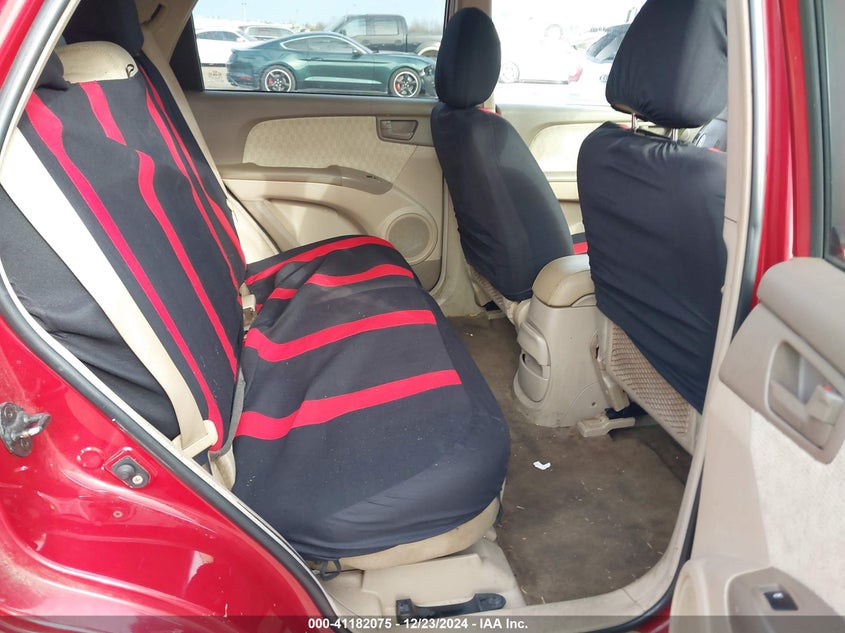 2007 KIA SPORTAGE VIN: KNDJF724877450024