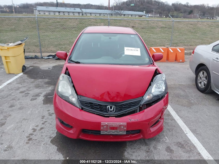 2012 HONDA FIT VIN: JHMGE8H53CC027421