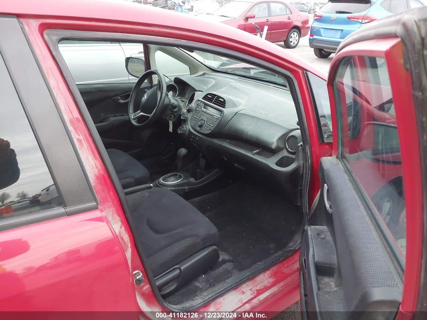 2012 HONDA FIT VIN: JHMGE8H53CC027421