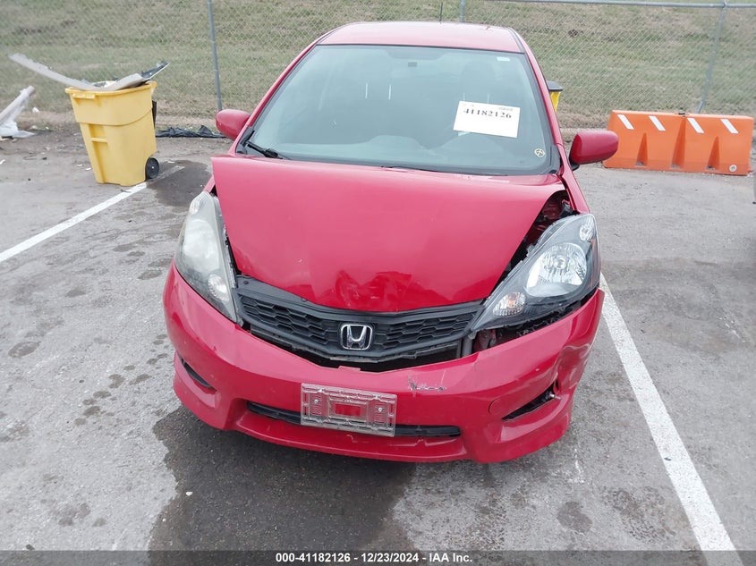 2012 HONDA FIT VIN: JHMGE8H53CC027421