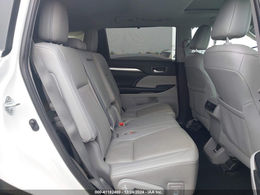 2019 TOYOTA HIGHLANDER VIN: 5TDKZRFH7KS562431