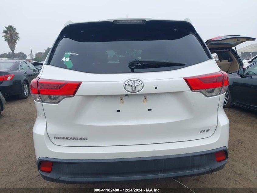 2019 TOYOTA HIGHLANDER VIN: 5TDKZRFH7KS562431