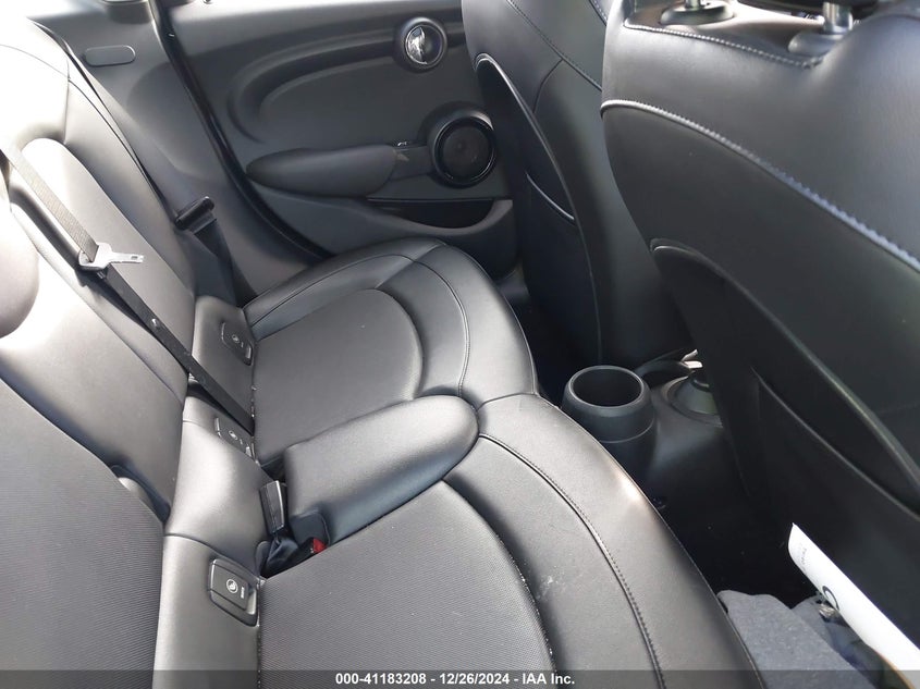 2015 MINI HARDTOP VIN: WMWXS5C59FT828002