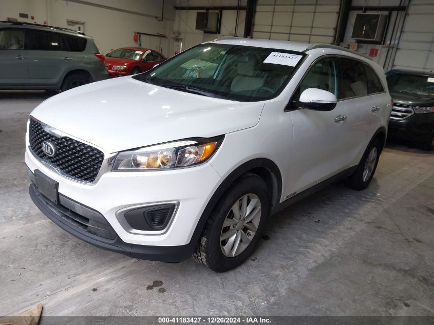 VIN 5XYPGDA50HG333333 2017 KIA SORENTO no.2