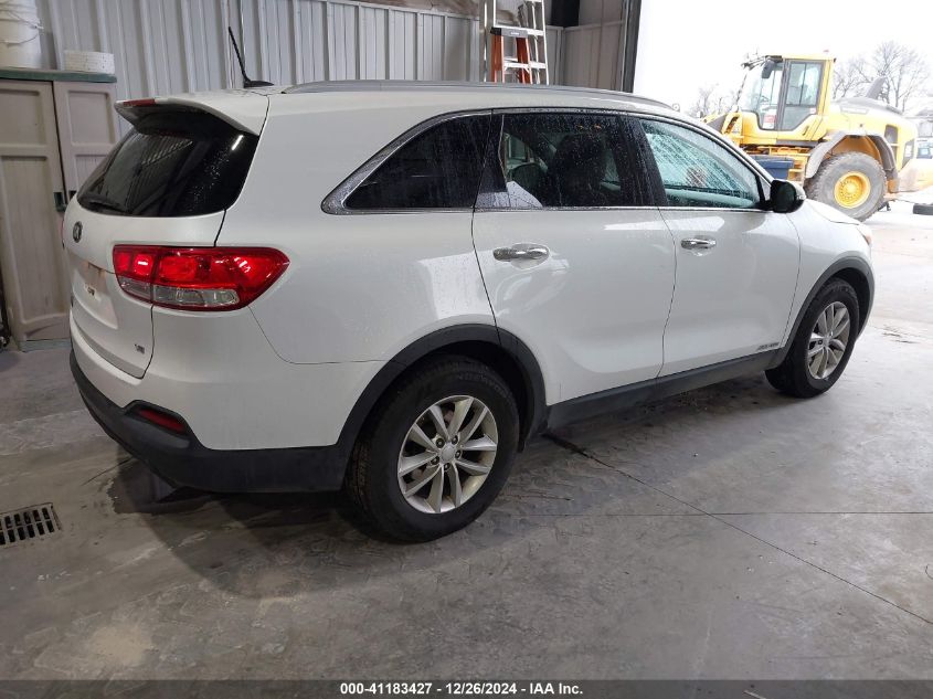 VIN 5XYPGDA50HG333333 2017 KIA SORENTO no.4