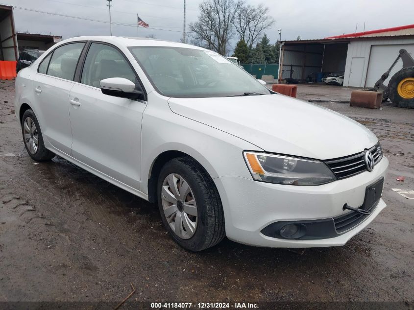 VIN 3VW3L7AJ1EM425801 2014 VOLKSWAGEN JETTA no.1