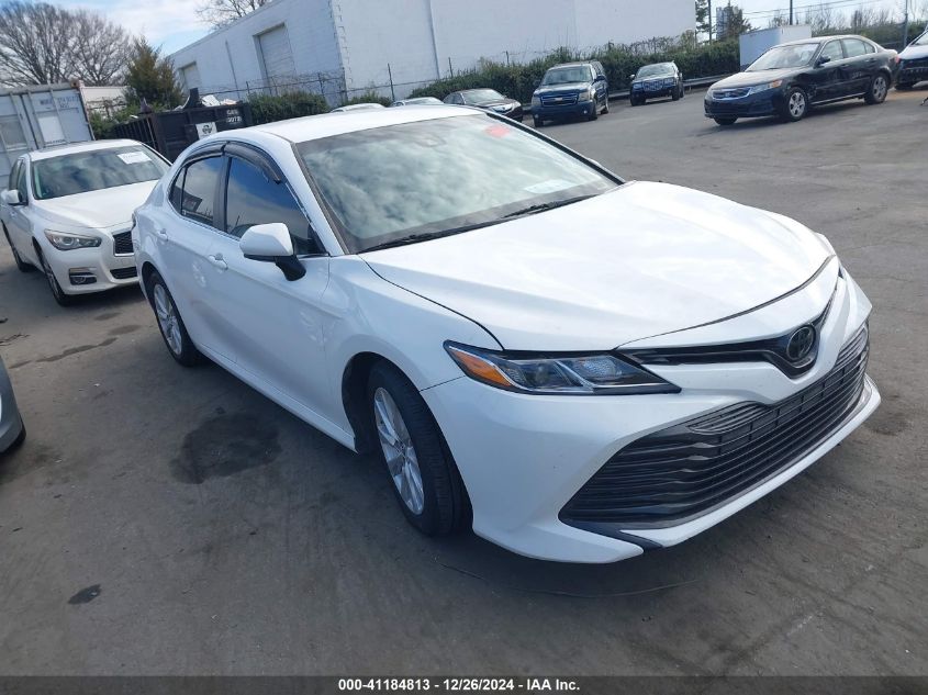 VIN JTNB11HK9J3022527 2018 TOYOTA CAMRY no.1