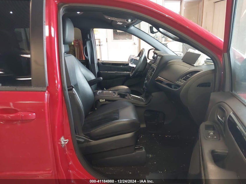 2016 DODGE GRAND CARAVAN VIN: 2C4RDGCG1GR236833