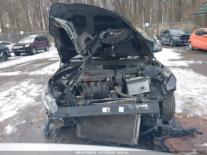 2018 KIA OPTIMA VIN: KNAGT4L30J5232599