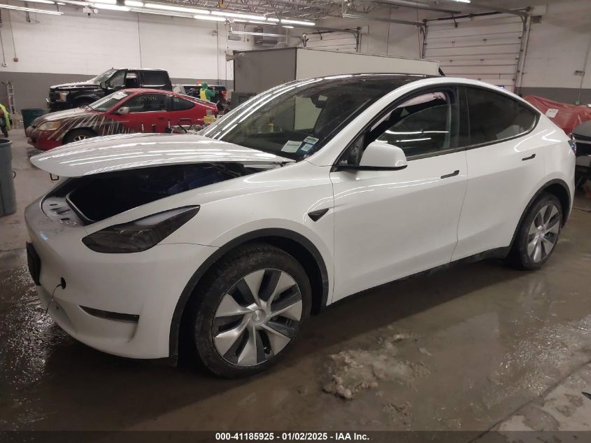 VIN 7SAYGDEE9RA228569 2024 TESLA MODEL Y no.2