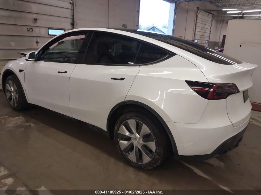 VIN 7SAYGDEE9RA228569 2024 TESLA MODEL Y no.3