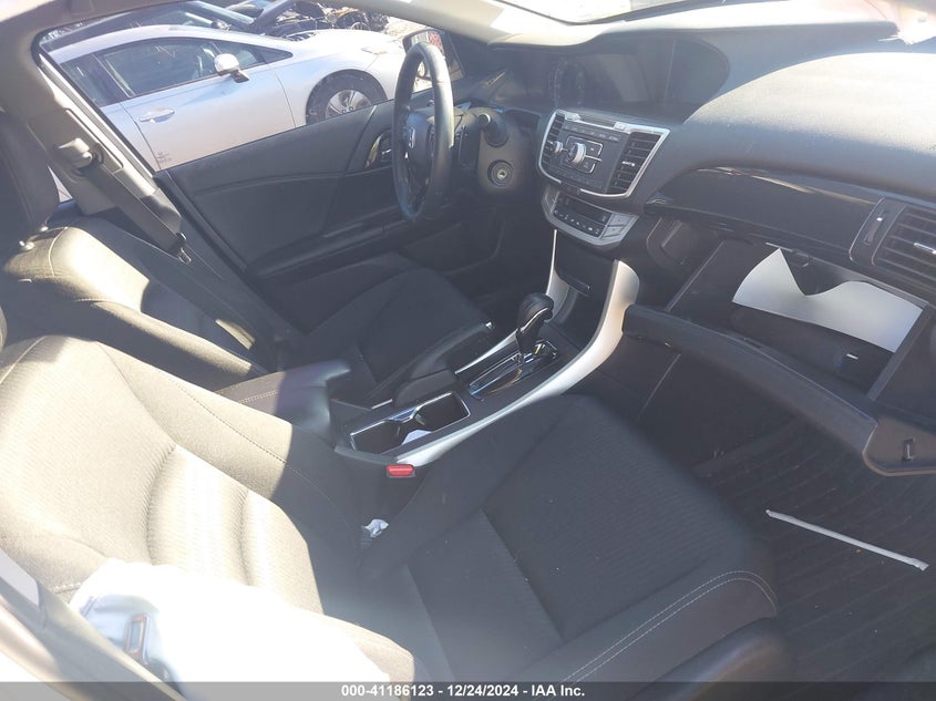 2015 HONDA ACCORD VIN: 1HGCR2F58FA234697